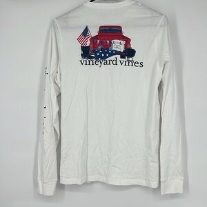 Vineyard Vines White Long Sleeve Top with Red and Blue Graphic Youth XL